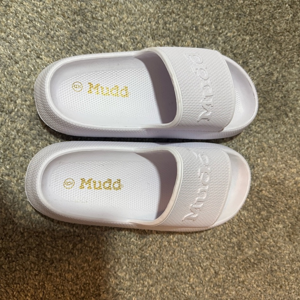 Mudd White Slip-On Sandals with Textured Upper